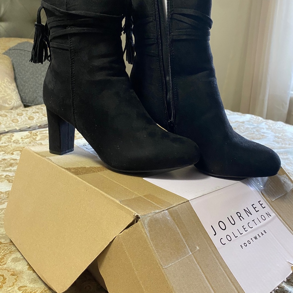 Journee Black Swede High Heel Boots with Tassels Size 7